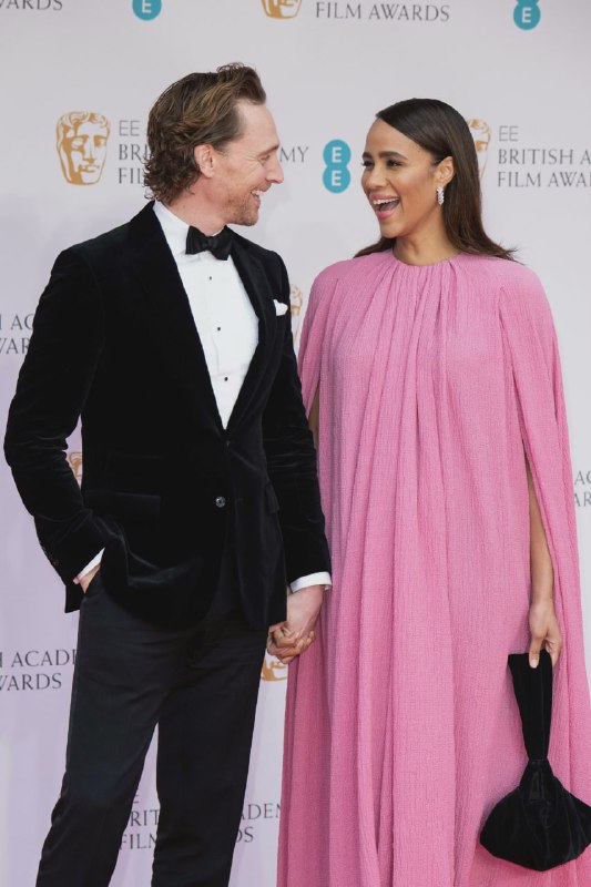 抖森Tom Hiddleston已和女友Zawe Ashton订婚
