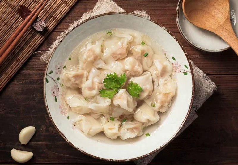 冬至快乐❄️你们那边冬至吃什么？饺子？馄饨？羊肉？红豆糯米饭？汤圆？ ​​​#今日冬至冬至快乐❄️你们那边冬至吃什么？饺子？馄饨？羊肉？红豆糯米饭？汤圆？ ​​​#今日冬至