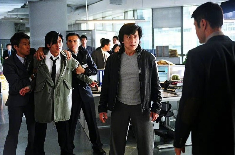 时隔19年，《#新警察故事》 将拍摄第二部，由谢霆锋导演，成龙、谢霆锋、蔡卓妍主演