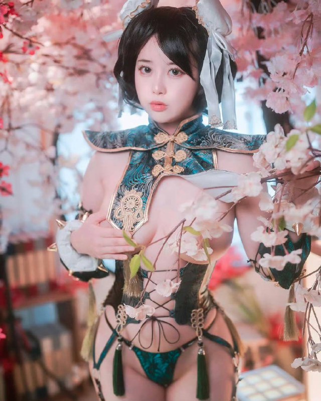 #Cosplay #NSFW#Cosplay #NSFW