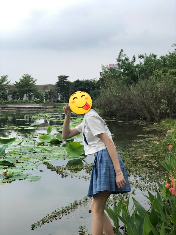 鸡掰novelAI生成群友照片，生成了一条狗！😡鸡掰novelAI生成群友照片，生成了一条狗！😡