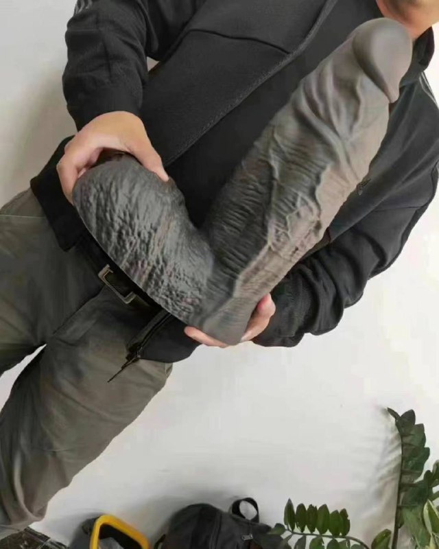 男子称在江边捡到太岁