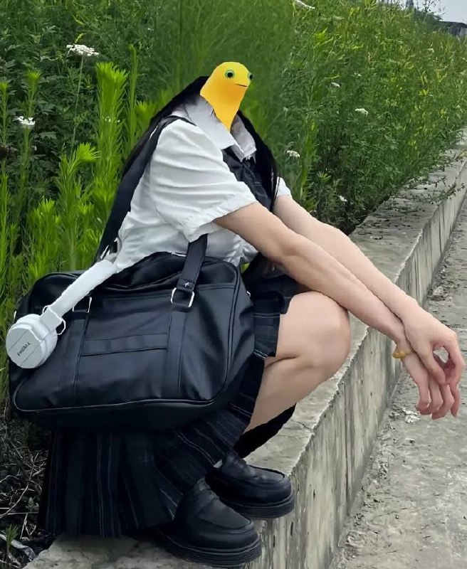 JK少女露奶头🙈
