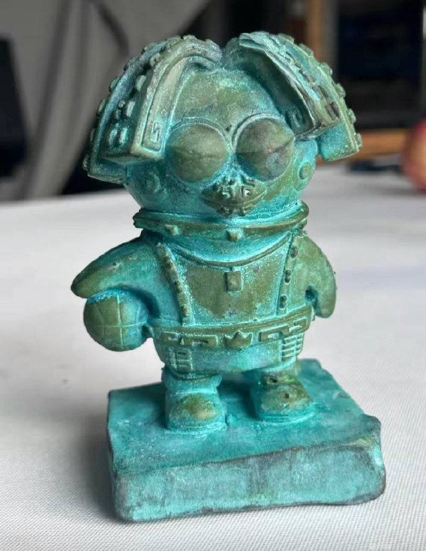 骨灰级ikun脱粉，出售祖传汉代青铜雕花坤一只，评论区发送“我想要”咨询价格