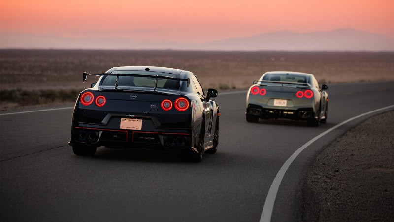 日产 R35 GT-R 正式停产，最后一辆车型采用午夜紫色的车身，交付给一位日本客户