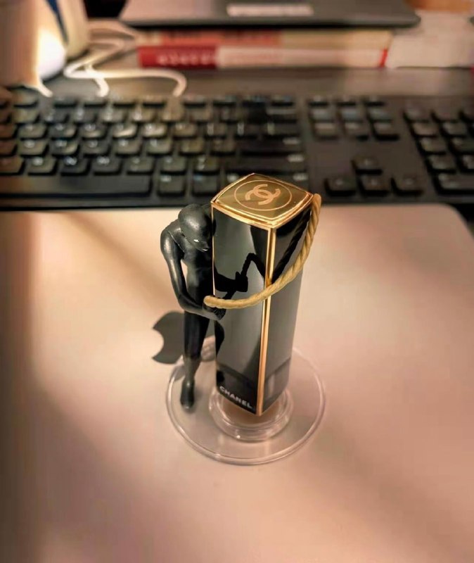 这居然是个口红架这居然是个口红架