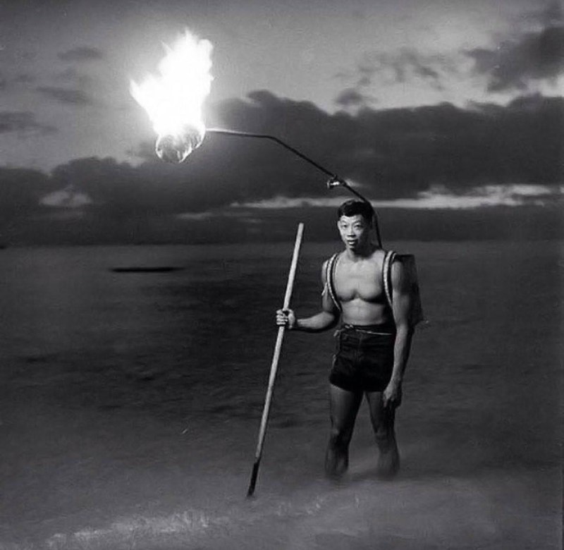 钓鱼佬在夏威夷夜钓（1948）