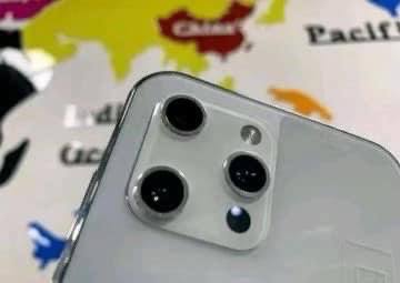 这iphone 怎么眼睛这么小🤔️这iphone 怎么眼睛这么小🤔️