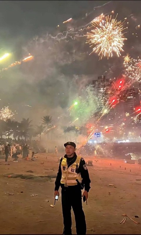 一种很想报警但自己就是条子的无力感🌚