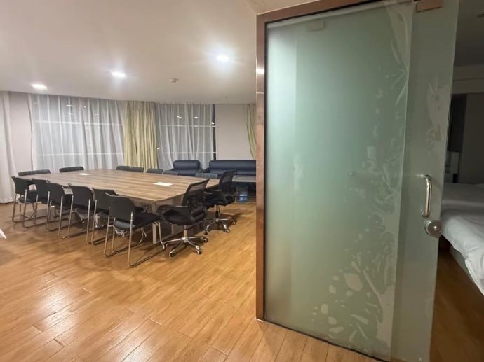 真正的 商务大床房……🌚真正的 商务大床房……🌚