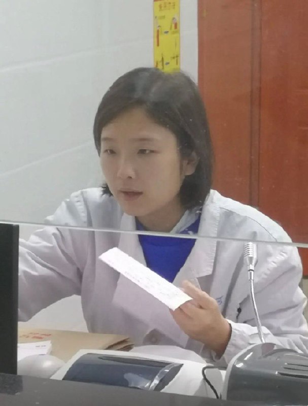 去医院检查身体，这个护士表情什么意思？去医院检查身体，这个护士表情什么意思？