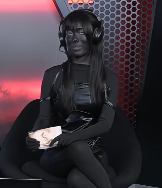 永劫无间 直播厅里的女解说员被批过于暴露，然后……永劫无间 直播厅里的女解说员被批过于暴露，然后……