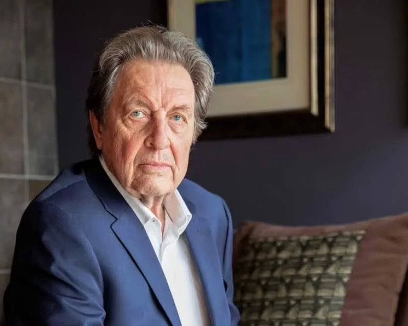 世界首富Elon Musk的父亲，76岁的Errol Musk宣布与自己35岁的继女Jana 生下二胎，接受采访时表示“人活在地球上的唯一目标就是繁殖”