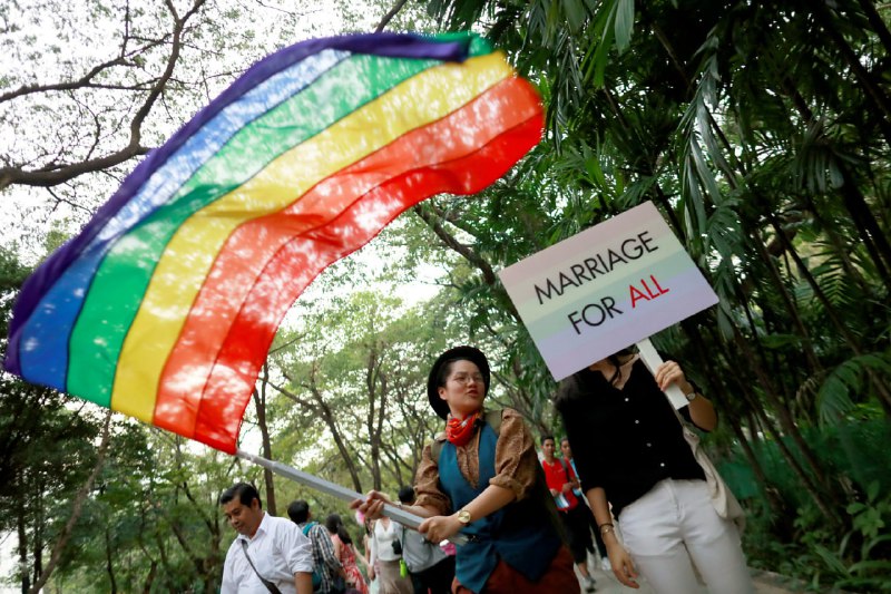 泰国同性婚姻合法化泰国参议院星期二通过了“婚姻平等法案”的最终宣读，使泰国成为东南亚第一个同性婚姻合法化的国家，也是继中国台湾和尼泊尔之后，亚洲第三个保障平等婚姻权利的地区