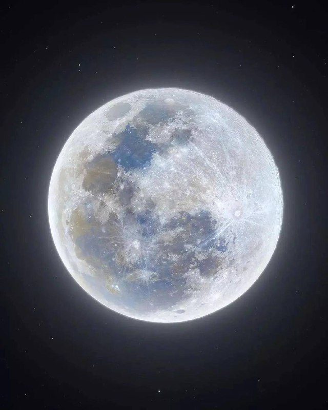 昨天是月亮到了距离地球最近位置的时候，NASA一工作人员用最简陋的设备捕获了月亮的容颜