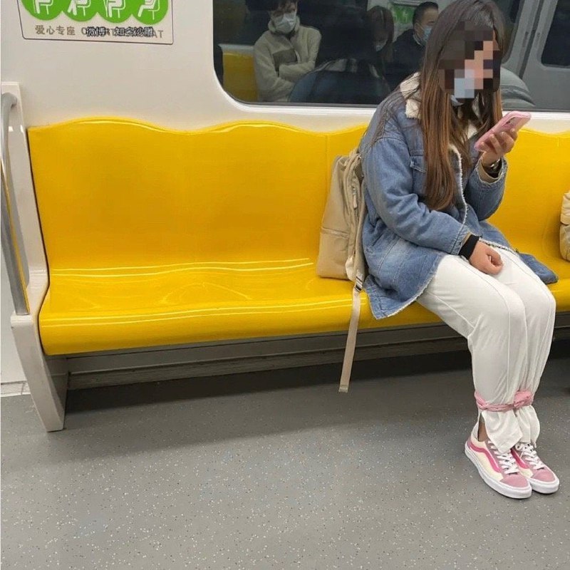 在地铁上看到的