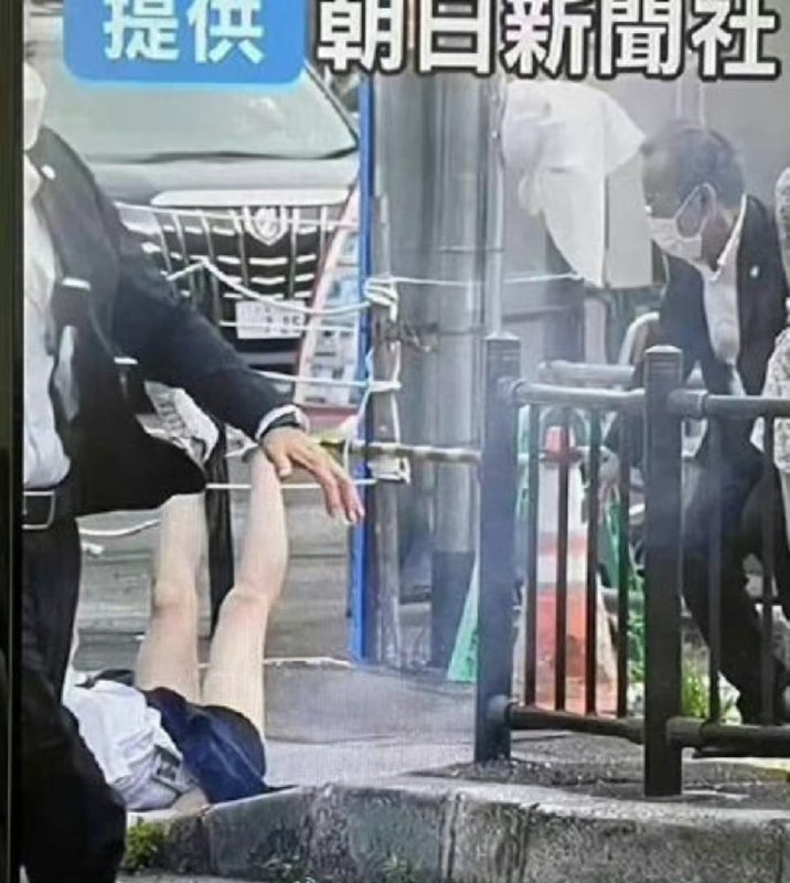 历史上的今天，三年前的7月8日，JK女孩摔倒😑